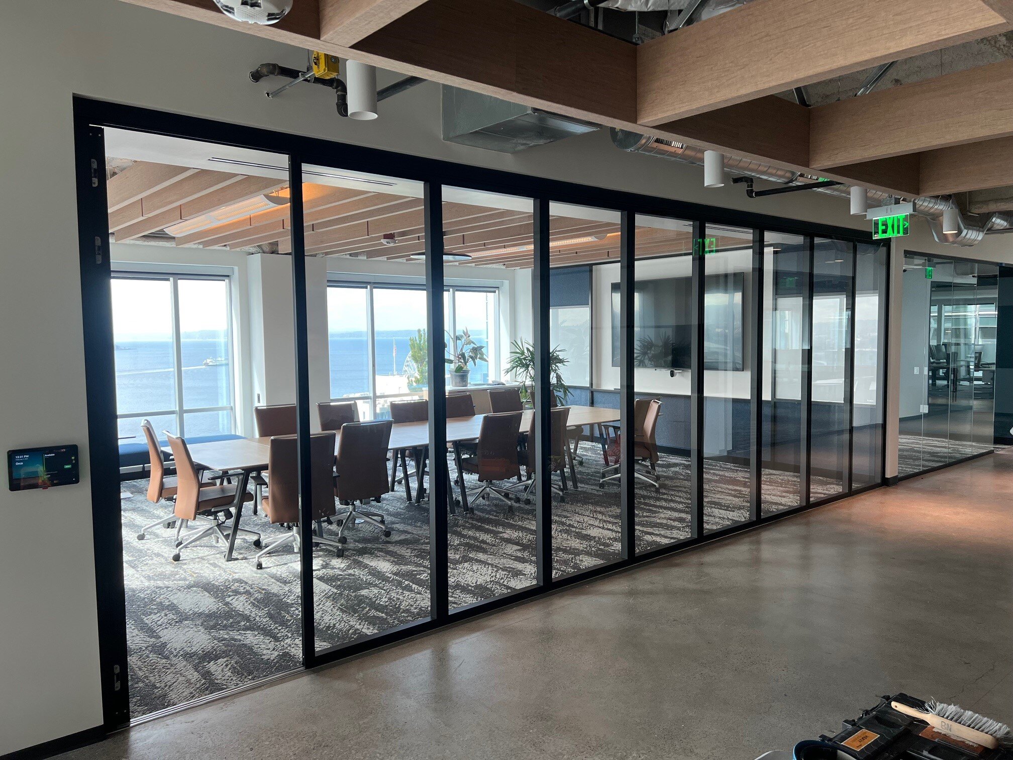 The Benefits of Operable Partition Walls in Today's Workplaces