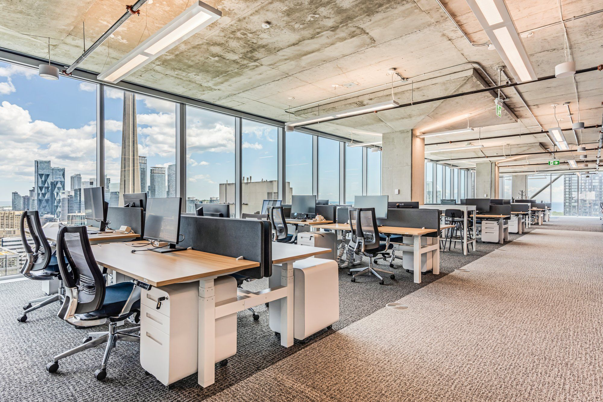 Adaptable Storage Solutions for Flexible Offices