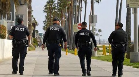 officers-walking-showing-gps-tracking